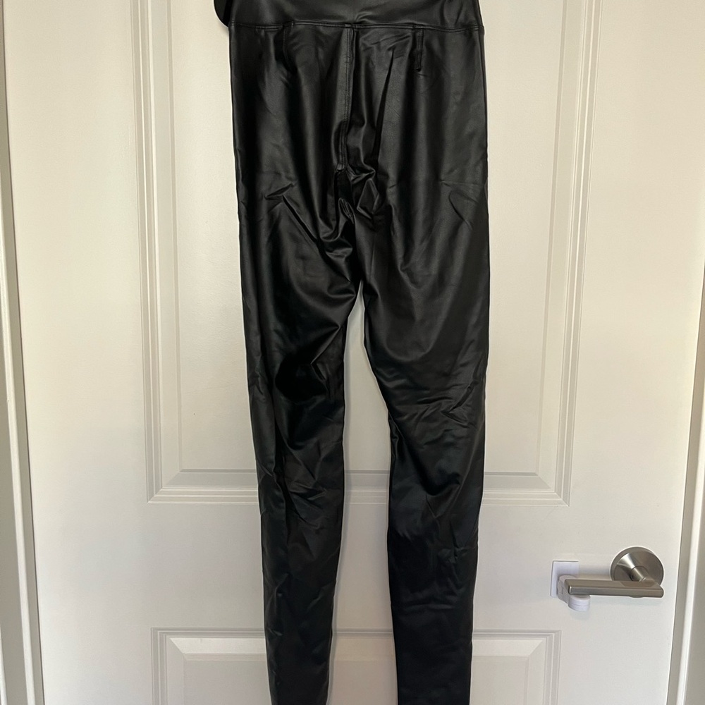 Aerie Black Faux Leather Leggings - Picture 4 of 5